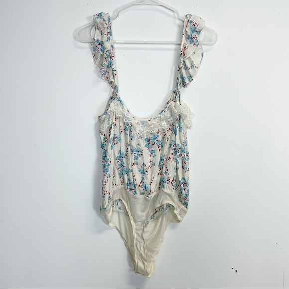 Intimately Free People Bodysuit Womens Size Medium Cream Floral Take it Away NWT - Picture 4 of 13